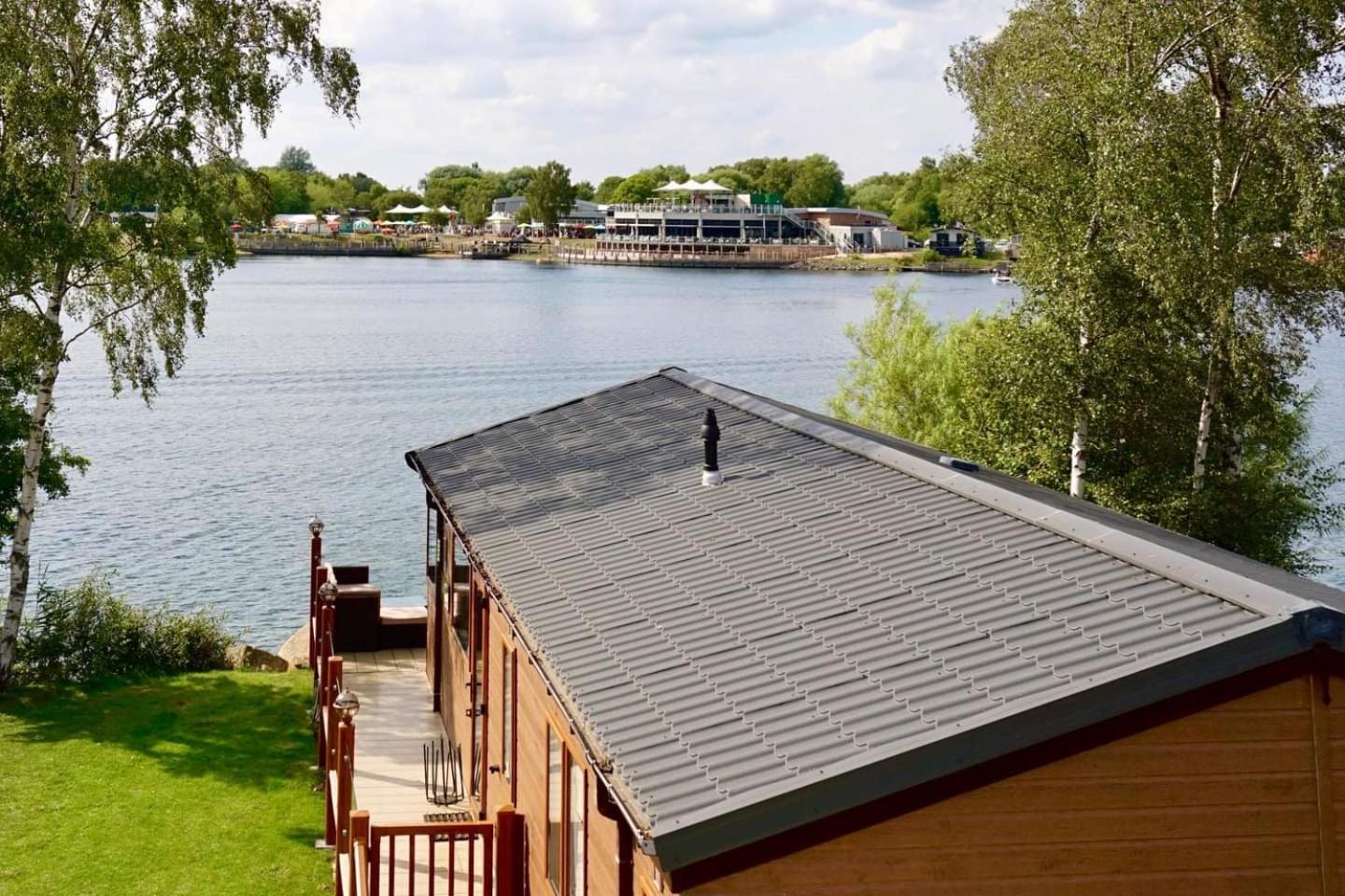 Fable Lodge Tattershall Lakes - Luxury Lakeside Lodge With Hot Tub Экстерьер фото